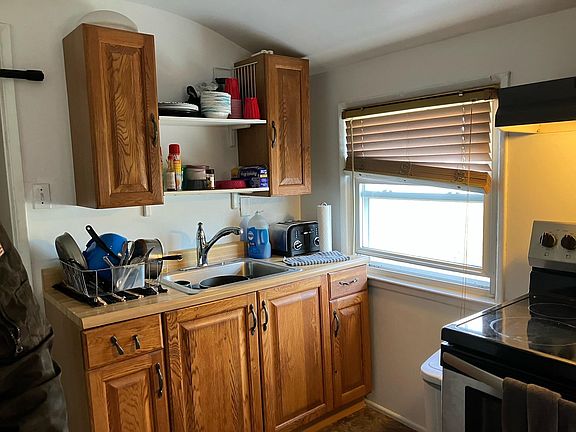 2nd image of 445 Hillcrest Dr #2