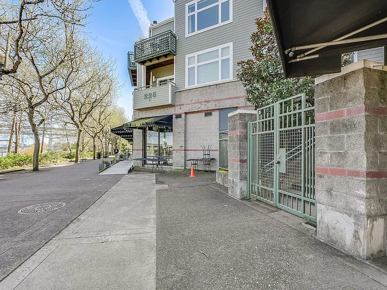 205 SW Montgomery St #204 — Photo 29