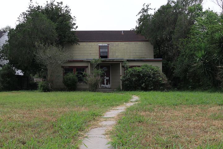 1st image of 609 W Lee Ave