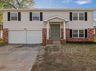 2344 White Ash Ct, Florissant, MO 63031