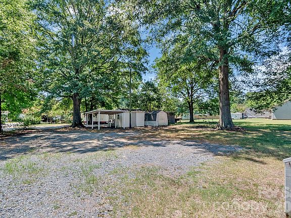 3rd image of 514 Olive Branch Rd