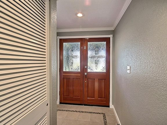 4th image of 2122 170th Ave NE
