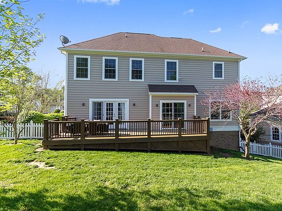 5th image of 1105 Brook Cir