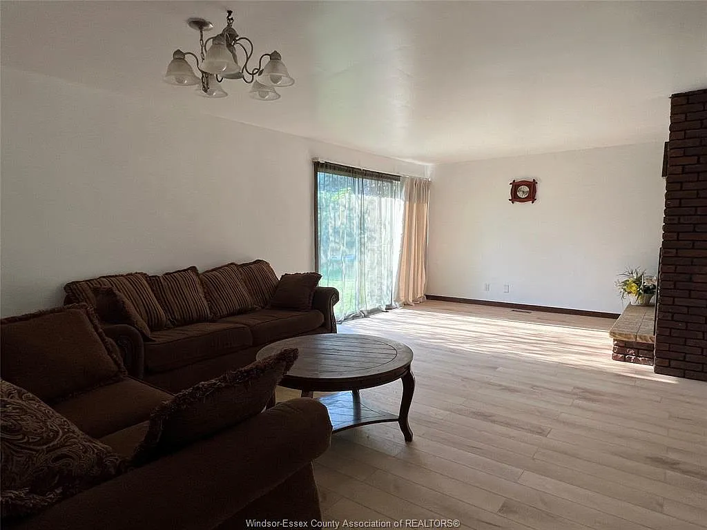 3 bed, $2,500 — Photo 3