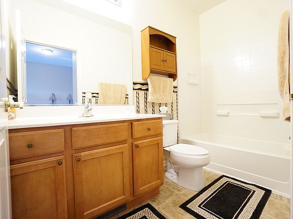 5th image of 1562 Grand Dr