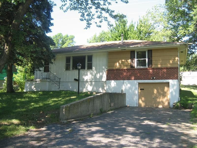 1st image of 2804 N 44th St