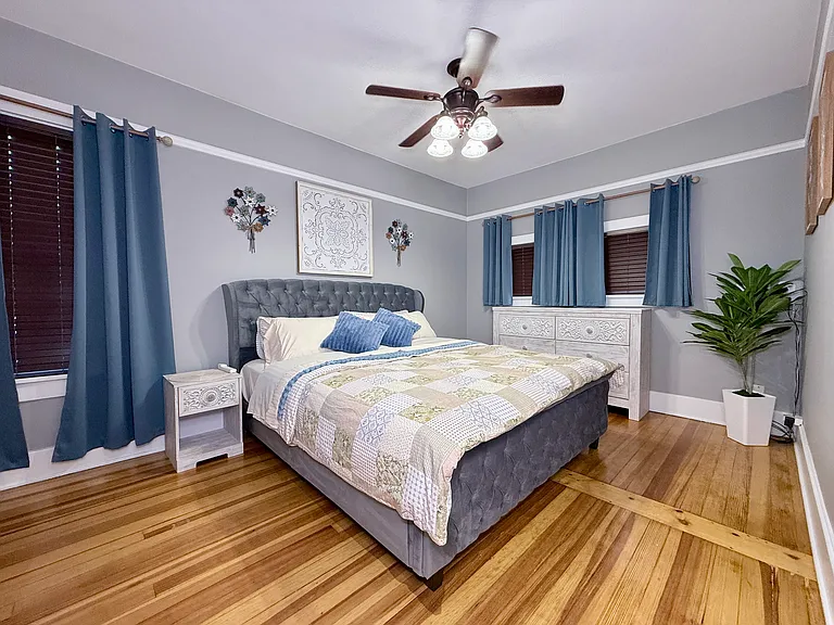 1326 E Platte Ave — Photo 4