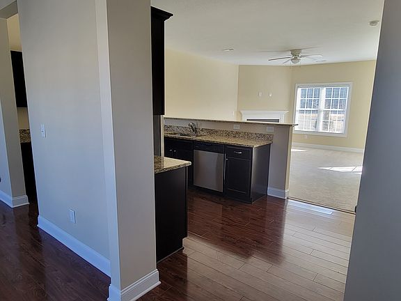 3rd image of 2408 Chavis Dr #B