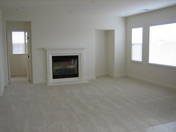 2nd image of 660 W Bonaventure Ave