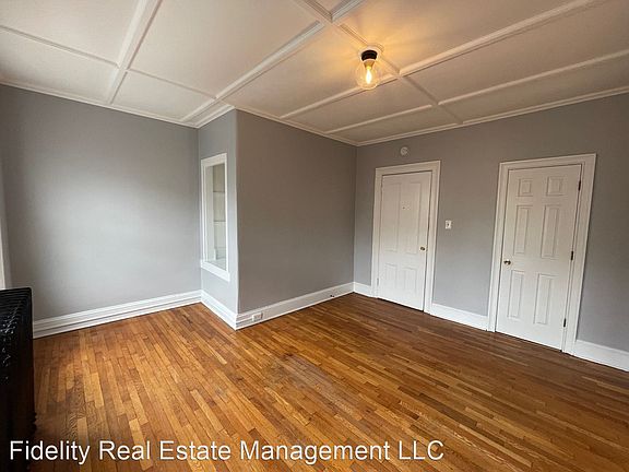 3rd image of 113 Liberty St Floor 1