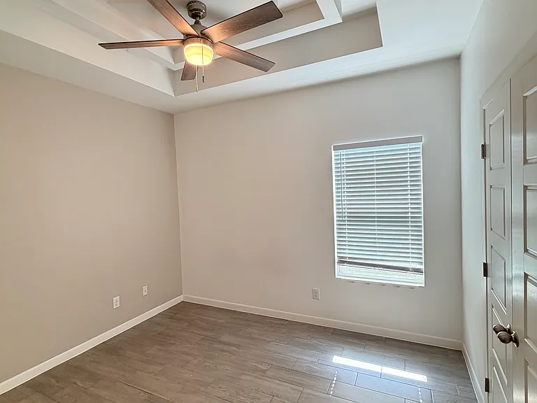 909 W Carmel Ave #2 — Photo 14