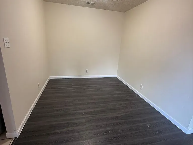 2112 Banyan Way — Photo 4