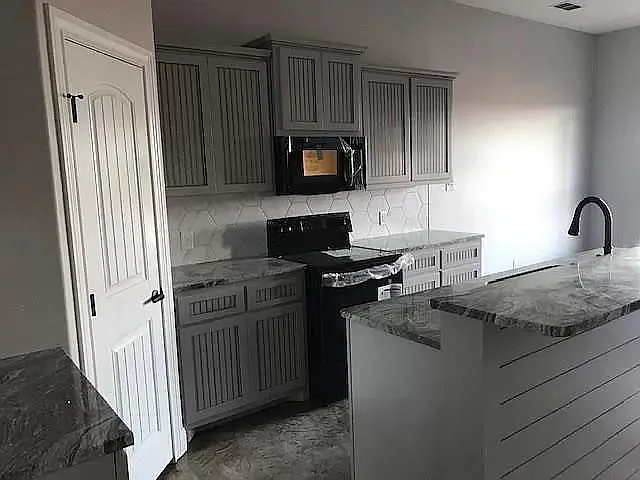 3 bed, 1418 sqft, $2,450 — Photo 4