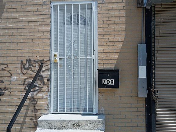 4th image of 709 Poplar Grove St