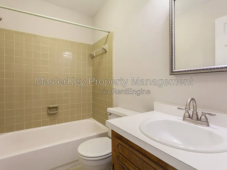 702 Buckingham Rd — Photo 13