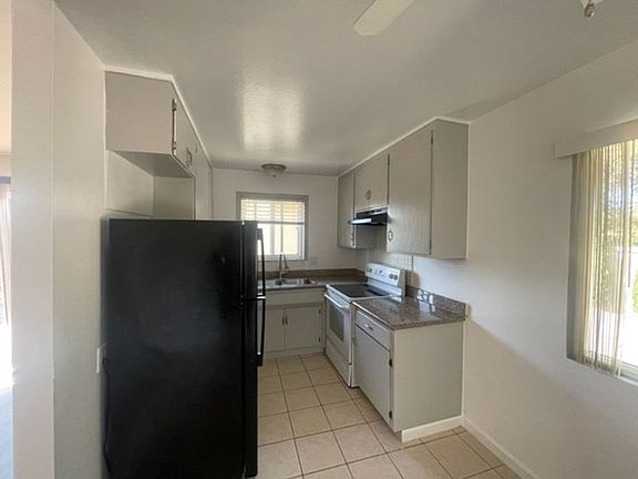 2nd image of 991-997 Ravenscourt Ave #997-03