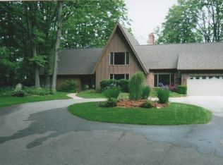 3075 Riverwood Heights Dr, Port Huron, MI 48060