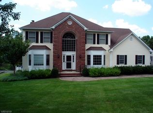11 Rainbow Dr, Millington, NJ 07946