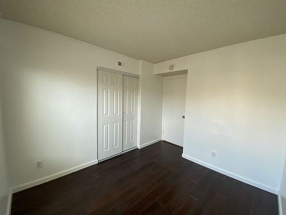 4th image of 2872 Casey St #B
