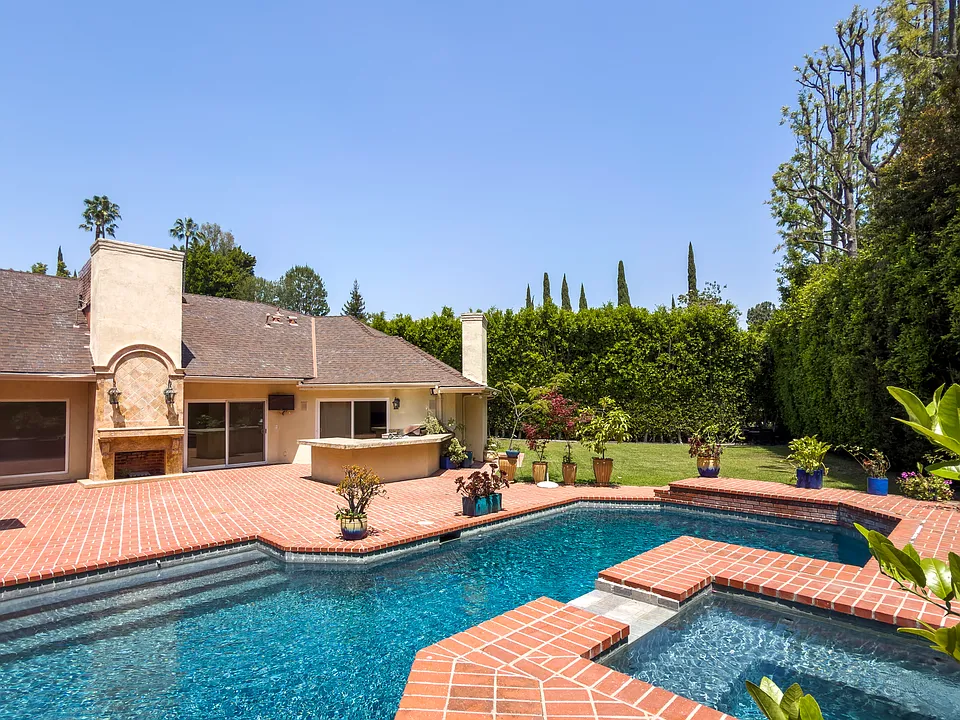 1094 Garden Ln
