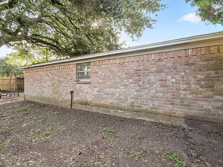 2929 Leroy St — Photo 28