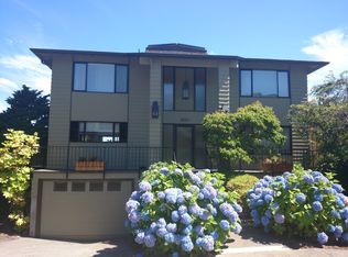 2220 Viewmont Way W, Seattle, WA 98199