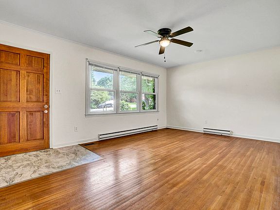 2nd image of 109 Pleasant Meadows Dr