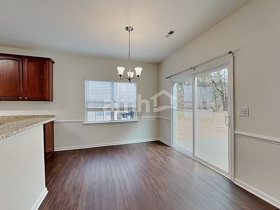 5th image of 4205 Lindsey Ln