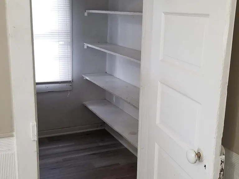 Walk in Pantry