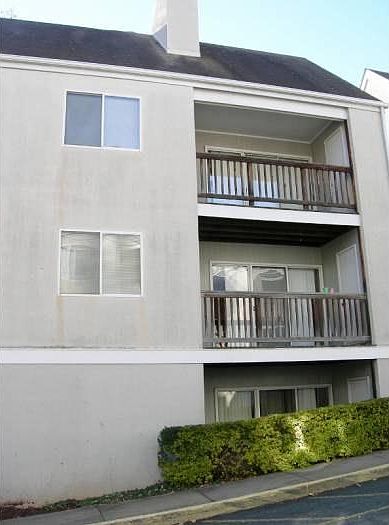 1910 JPA 24, Balcony