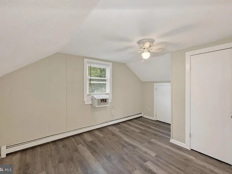 135 Keswick Ave — Photo 18