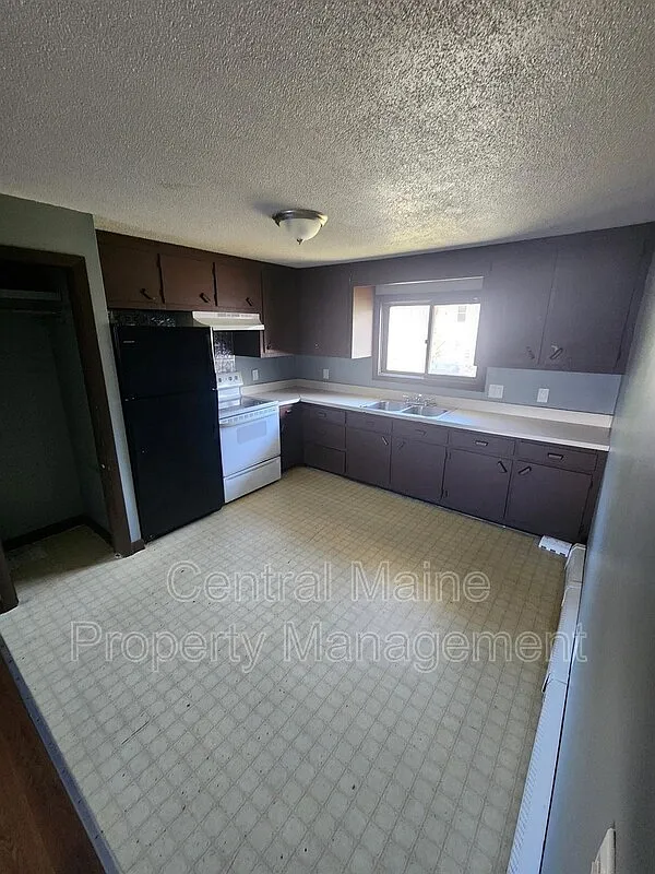 2 bed, 1.0 bath, $1,200 — Photo 2