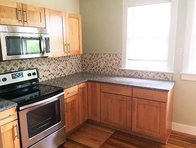 36 Chestnut St — Photo 2