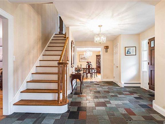 4th image of 138 Darrow Ln