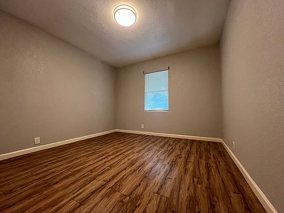 5th image of 218 Natalen Ave APT 4