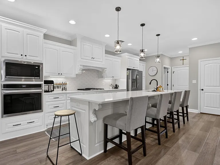 9025 Wooddale Dr — Photo 9