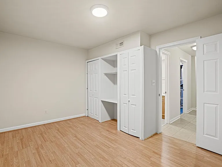 1141 N Vernon St — Photo 45