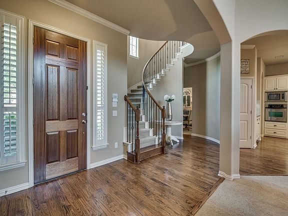 5th image of 6833 Pecan Chase Ln