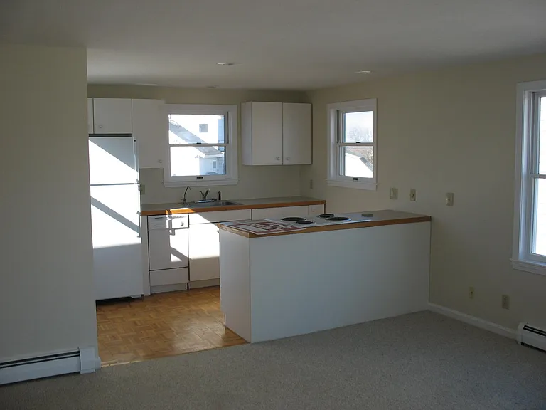 38 Dumas Ave #B — Photo 3