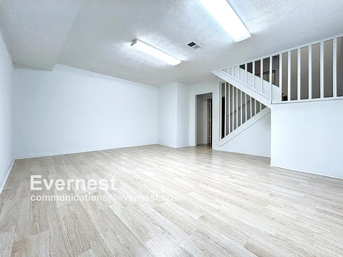 405 Revere Ct — Photo 35
