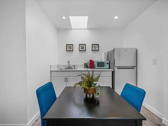 2nd image of 1217 Oliver Ave #1219.5