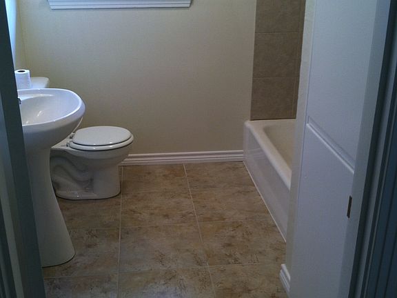 5th image of 412 Birch St