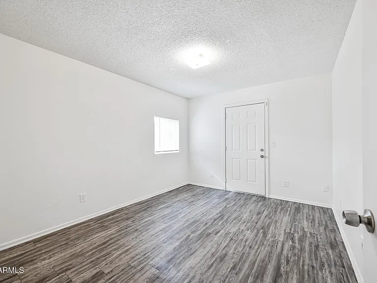 436 W Clark St #101 — Photo 10