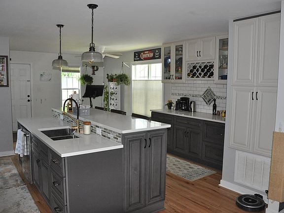 4th image of 412 N 33rd St