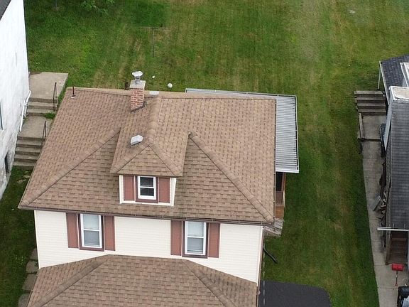 2nd image of 520 Breck St