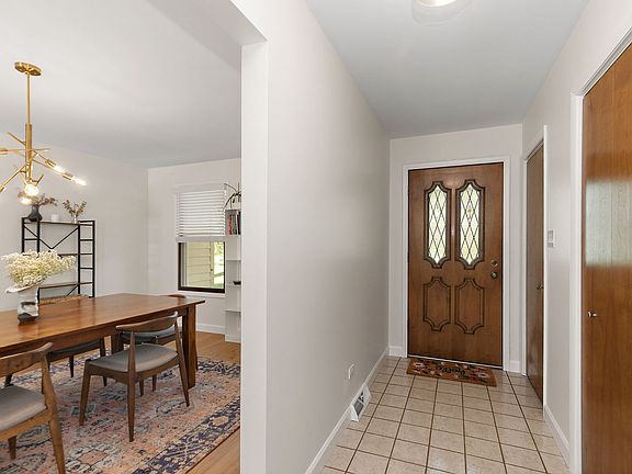 3rd image of 713 Council Hill Rd