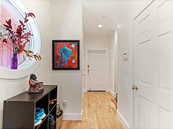 4th image of 4025 Summit Dr
