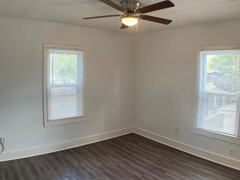 Middle Bedroom