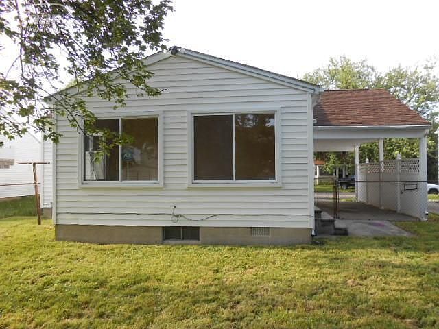 2nd image of 939 Vermilya Ave