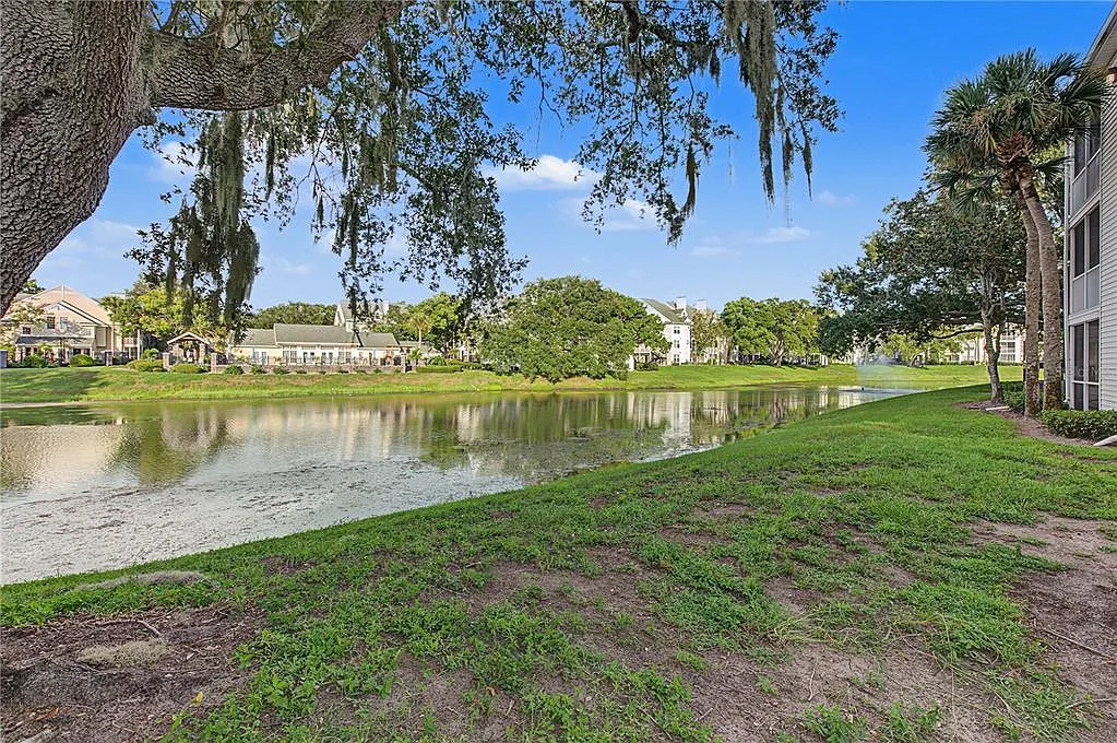 2 bed, 2.0 bath, 1121 sqft, $2,100 — Photo 4